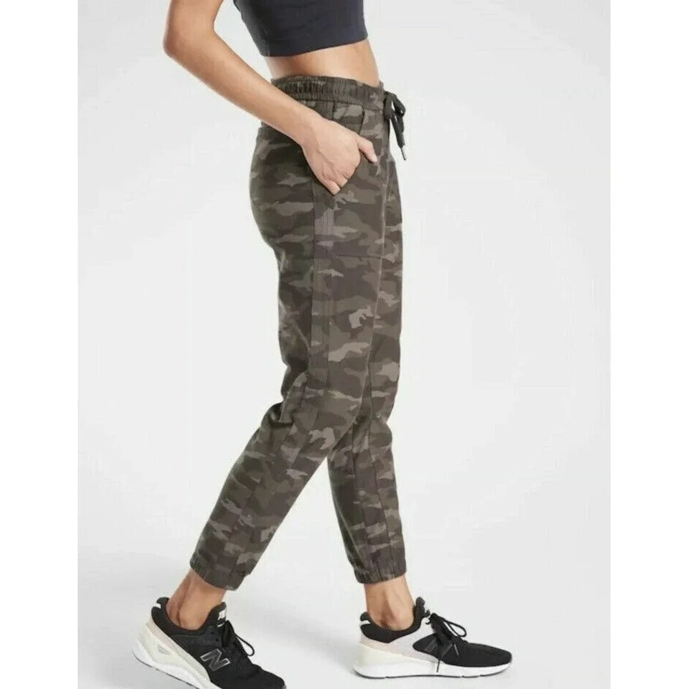 Athleta Farallon Jogger Camo‎ Print Drawstring Waist Women Size 14 Athleisure